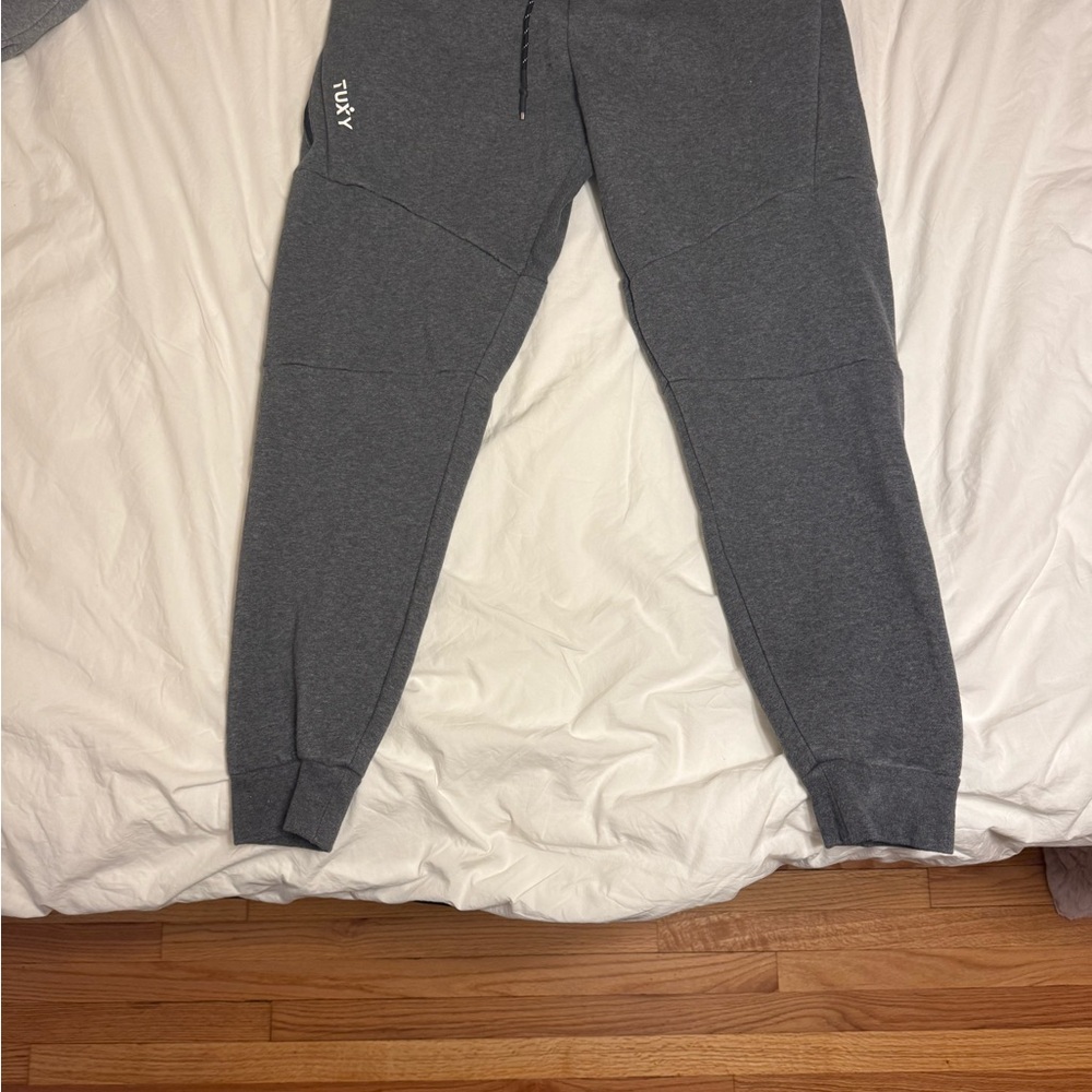 Men's Gray Suit - Picture 8 of 8